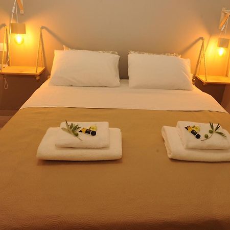 Delphic Moments - Sunny App 3Br, 2Ba With View Apartment Luaran gambar
